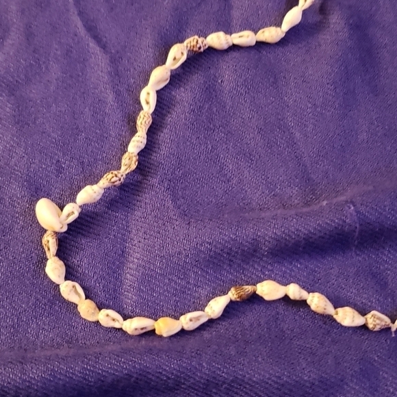 Cowrie Shell Necklace - Picture 2 of 5